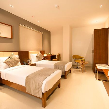 Morvee Hotels Durgapur Buitenkant foto