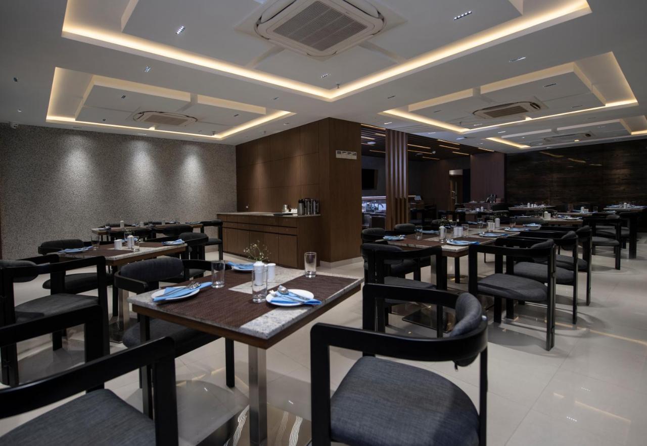 Morvee Hotels Durgapur Buitenkant foto