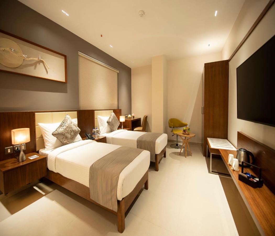 Morvee Hotels Durgapur Buitenkant foto